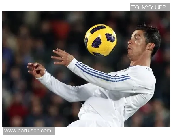 国际足球巨星精彩停球技巧集锦 展现顶级控球能力与瞬间反应速度